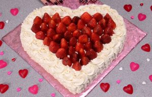 Bánh kem hình trái dâu