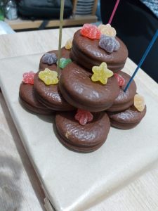 Bánh sinh nhật bằng chocopie