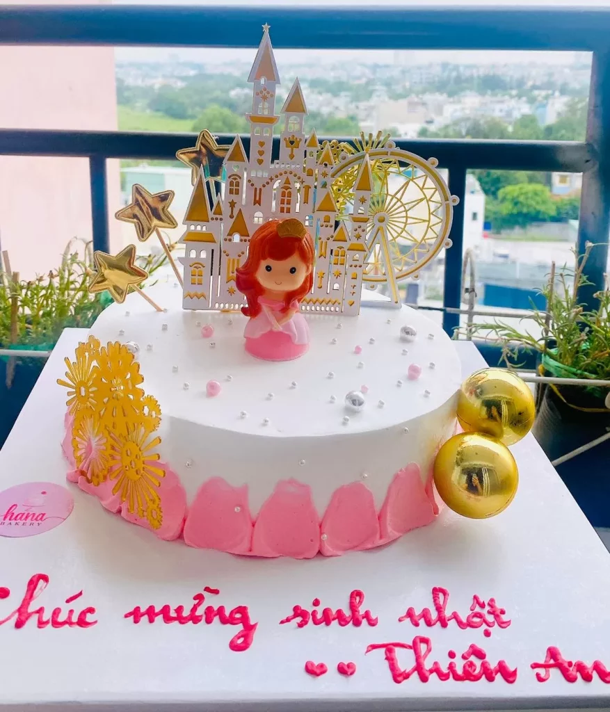 Bánh sinh nhật công chúa elsa màu hồng