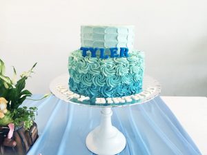 Bánh sinh nhật màu xanh ngọc