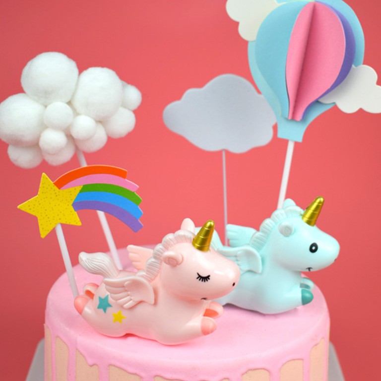 Bánh kem sữa in hình pony cho sinh nhật bé gái  Tiny Pretty Cake