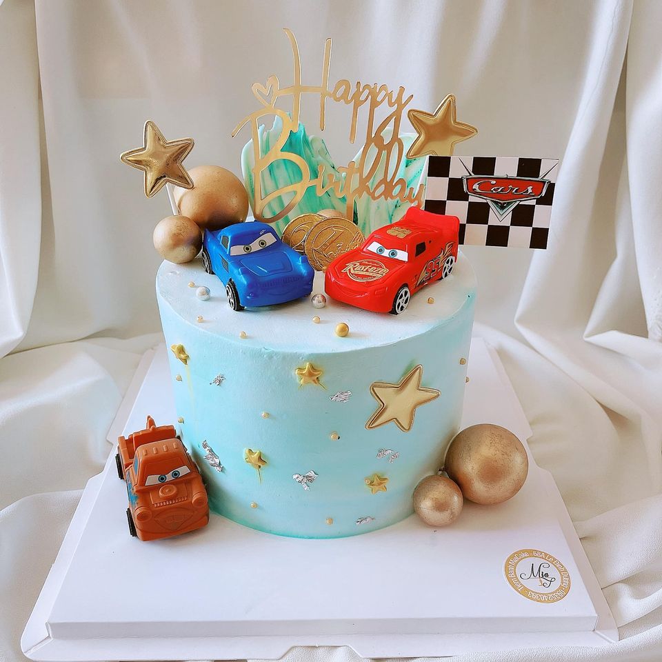 Bánh sinh nhật cho bé trai tạo hình cậu bé dễ thương (Mẫu 52526) -  FRIENDSHIP CAKES & GIFT