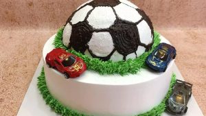 Mẫu bánh sinh nhật cho bé trai 8 tuổi