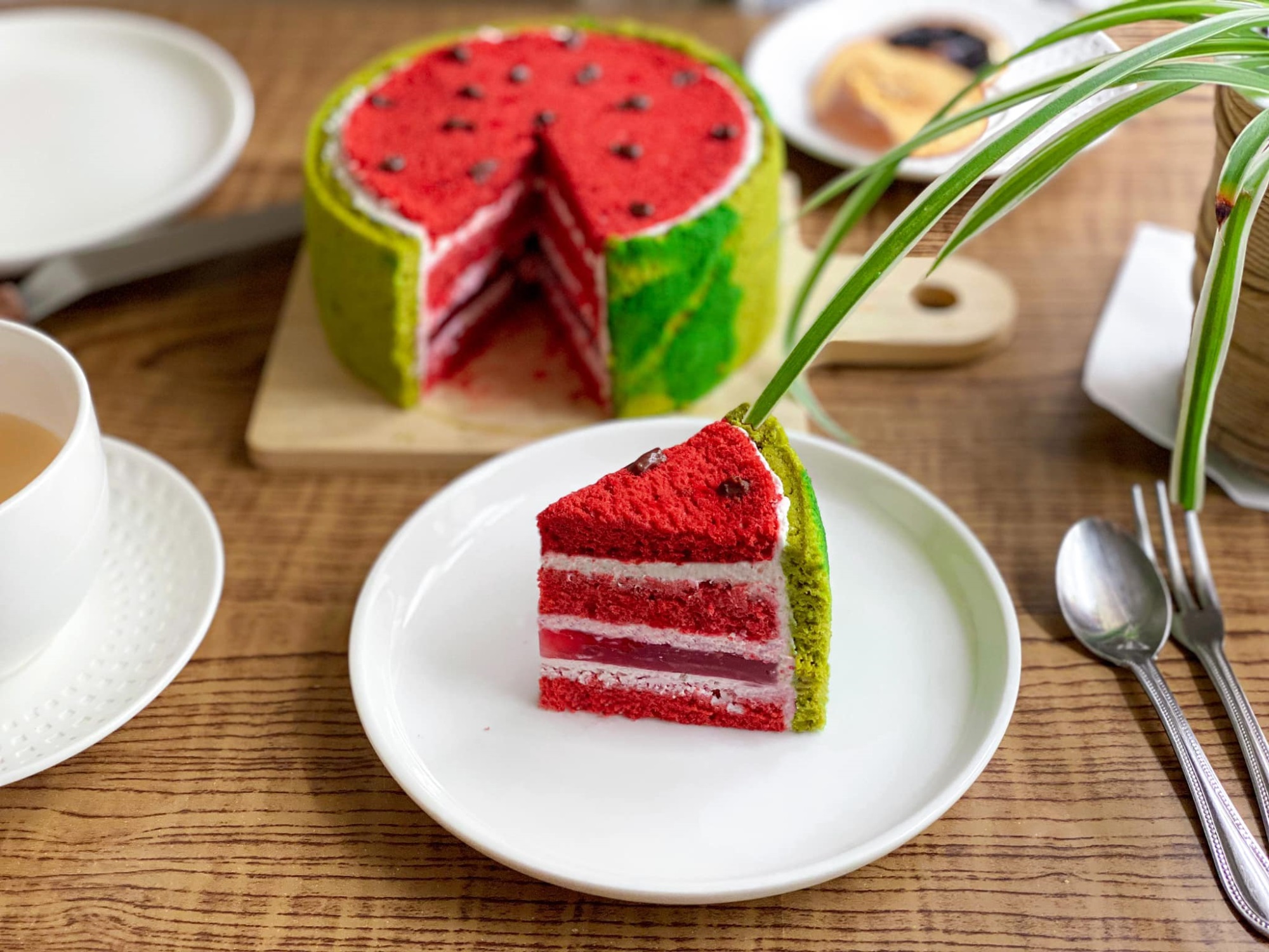 Vẽ bánh kem sinh nhật đơn giản