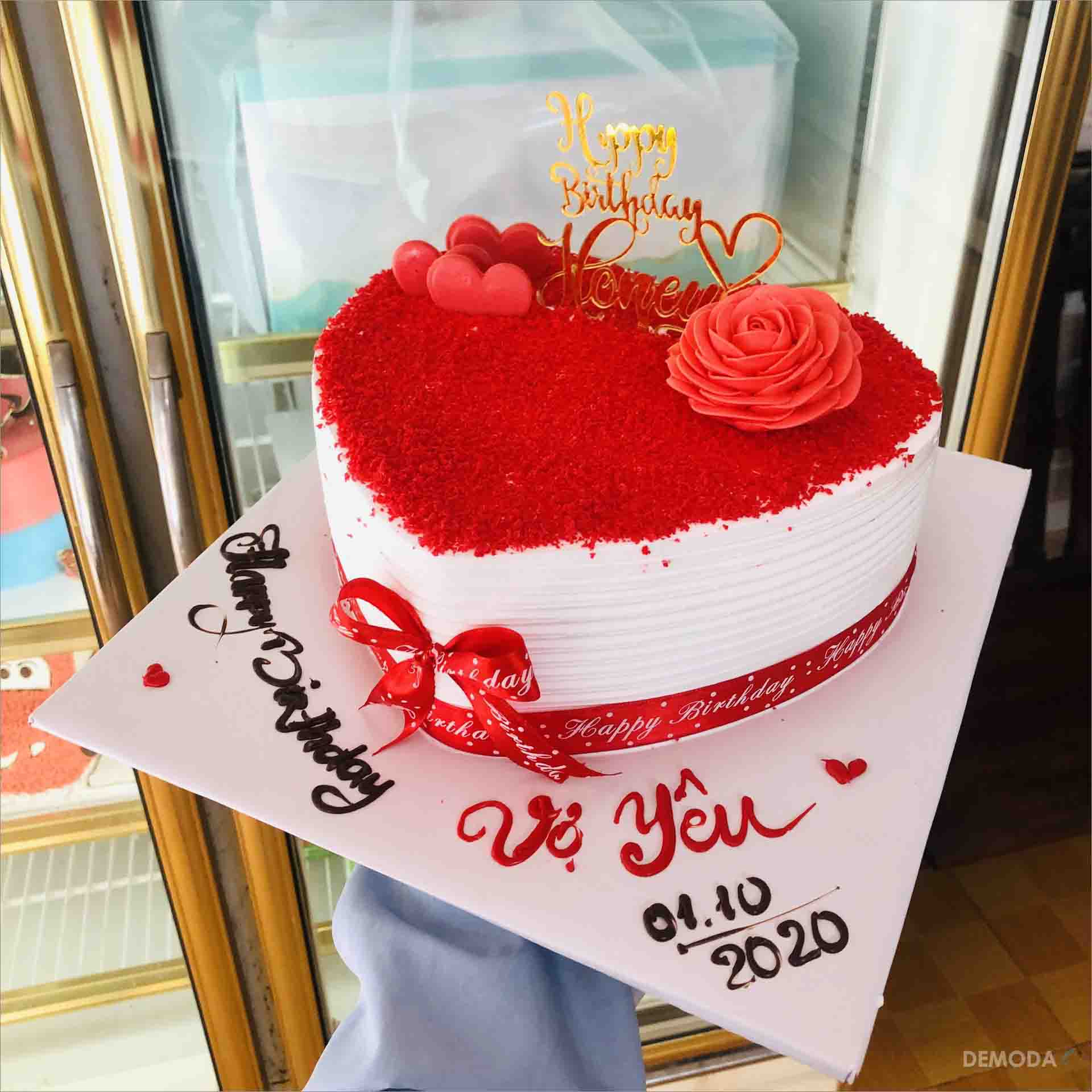 Bánh sinh nhật hai vợ chồng